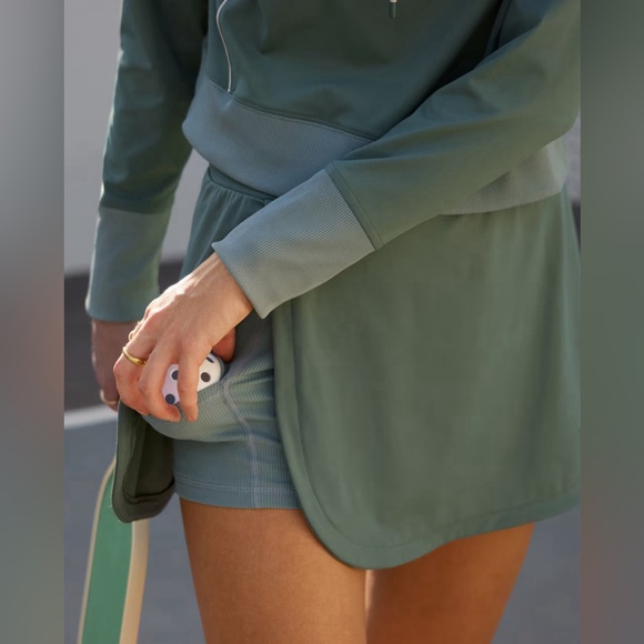 Green Sleeveless Dress - Picture 2 of 12